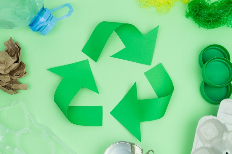 zielone logo recyklingu